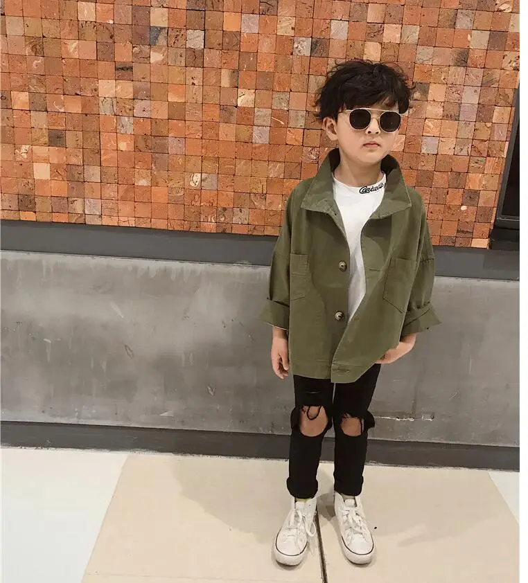 Boys' верхняя одежда для малышей Новая весенняя одежда Boys'Loose Flipped воротник с длинными рукавами Модная Джинсовая Верхняя одежда