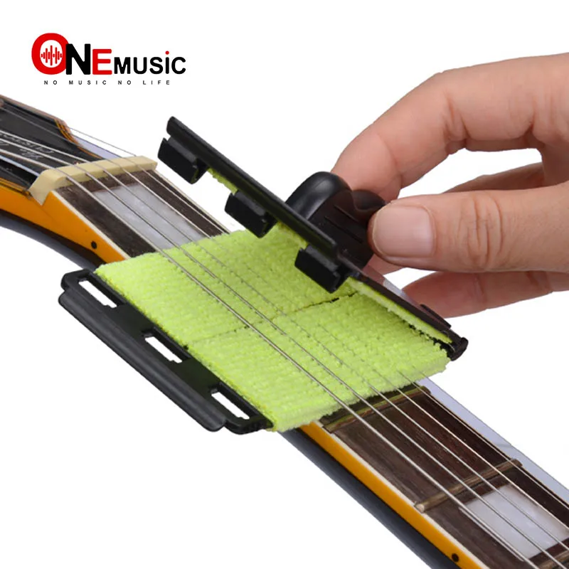 

1 pcs Electric Guitar Bass Strings Scrubber Fingerboard Rub Cleaning Tool Maintenance Care Bass Cleaner Guitar Accessories