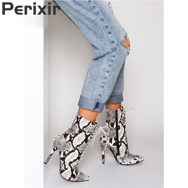 Perixir/женские зимние ботильоны со змеиным узором; обувь на высоком тонком каблуке с острым носком на молнии; пикантная женская обувь на высоком каблуке из короткого плюша