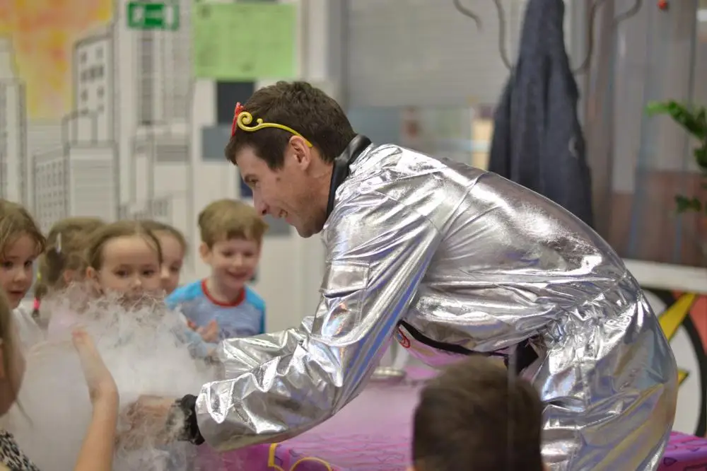 UTB8k9xGyCnEXKJk43Ubq6zLppXaZ