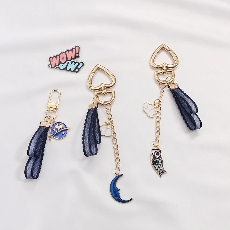 

Cartoon Kitty Cat Moon Star Keychain Tranditional Carp Flags Trinket Gold Metal Key Chains Car Bag Pendent For Women D245