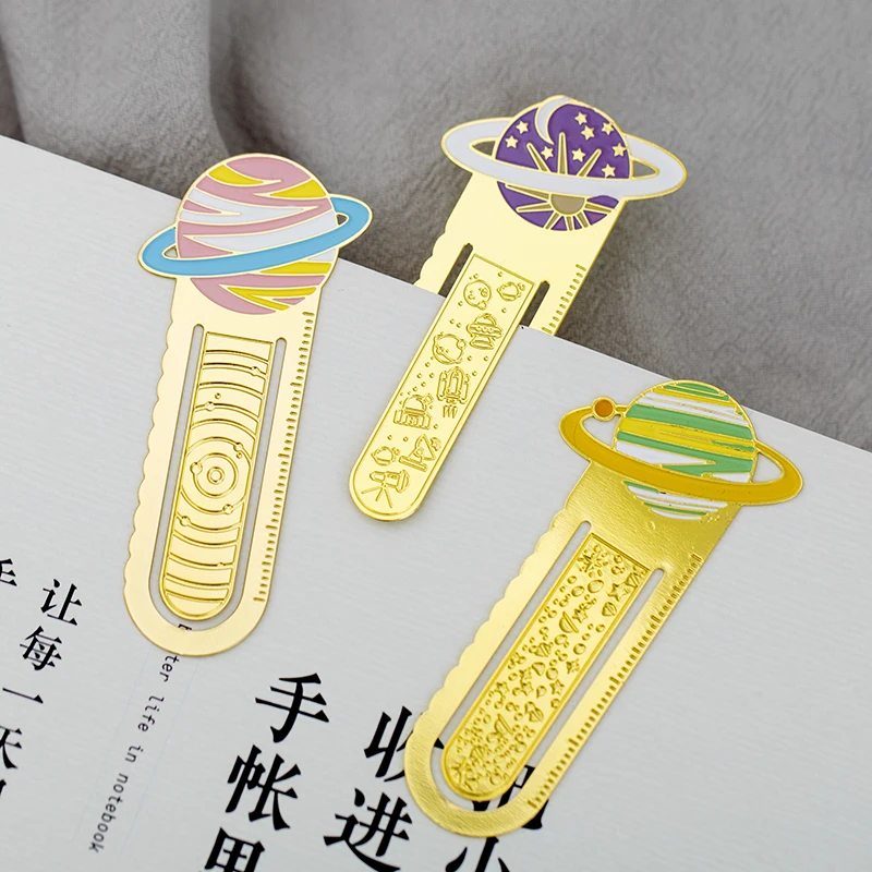 2pcs/lot Creative metal bookmark Small portable hollow out