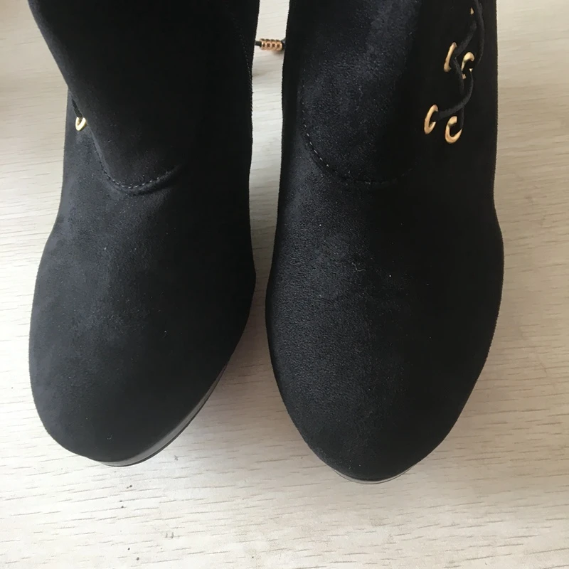 REAVE CAT/женские модные ботинки из флока женские ботильоны зимняя короткая плюшевая обувь на тонком каблуке с круглым носком на шнуровке; botas mujer; A1504