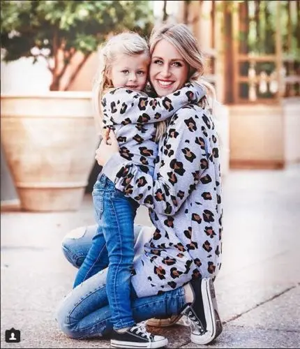 

Mother&Daughter Family Matching Women Girl Boys Fashion Autumn Sweatshirt Tops Clothes Leopard Print Pullover Tops