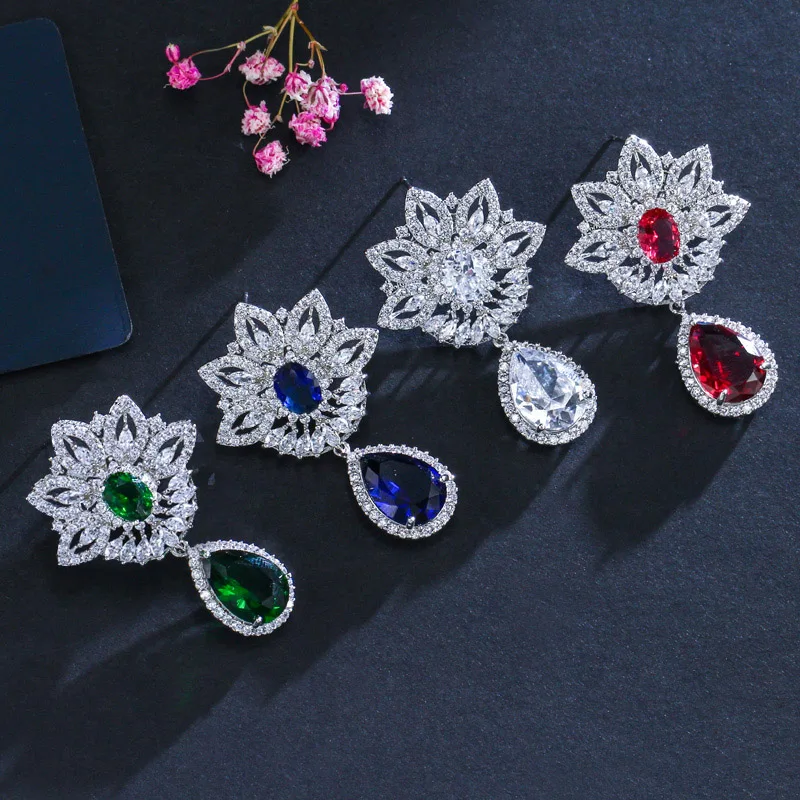 Серьги капельки CWWZircons с розовыми красными синими кристаллами хорошее