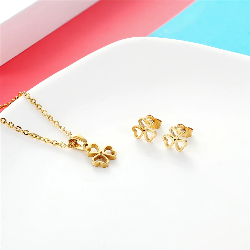 Stainless Steel Jewelry Set Hearts Design Flower Pendant