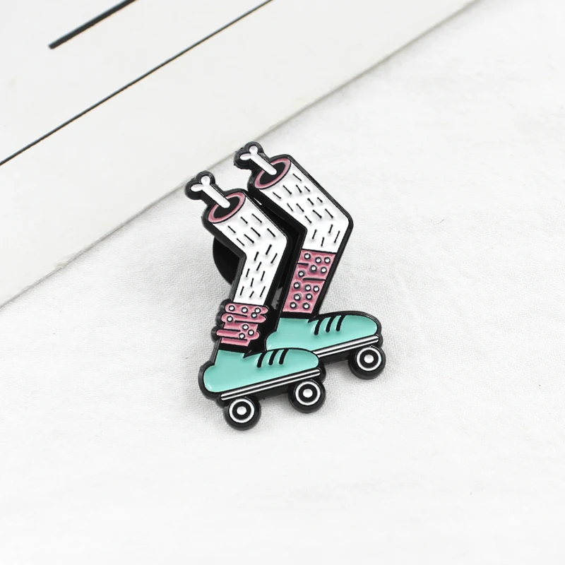 

Skeleton leg bone Enamel Brooch Green skates Red Stockings Skull leg Pin shirt knapsack Leatherwear badge for kids Halloween gif