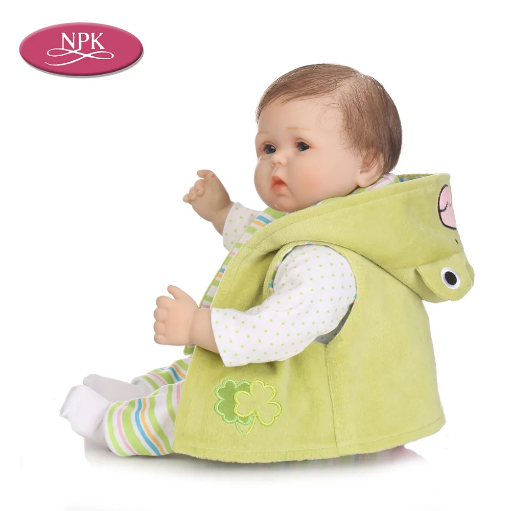 NPK 55CM Reborn Baby Doll Silicone Lifelike Newborn Baby Girl Lovely Cosplay Frog Reborn Doll Bebe Menina With Soft Plush Frog  (5)