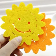 Допустимое отклонение диаметра 9,5 см, с красивым смайлом, подсолнечника войлочная ткань чашка коврик защитный Кофе подставка для чашки бар украшения 50 шт./лот SH059