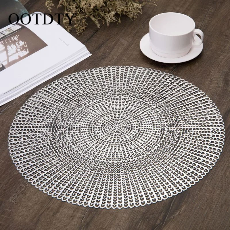 

Kitchen accessories 42cm Hollow Out Fish Bone Grain Round Shape Dining Tableware Pad Insulation Decorative Metallic Placemat