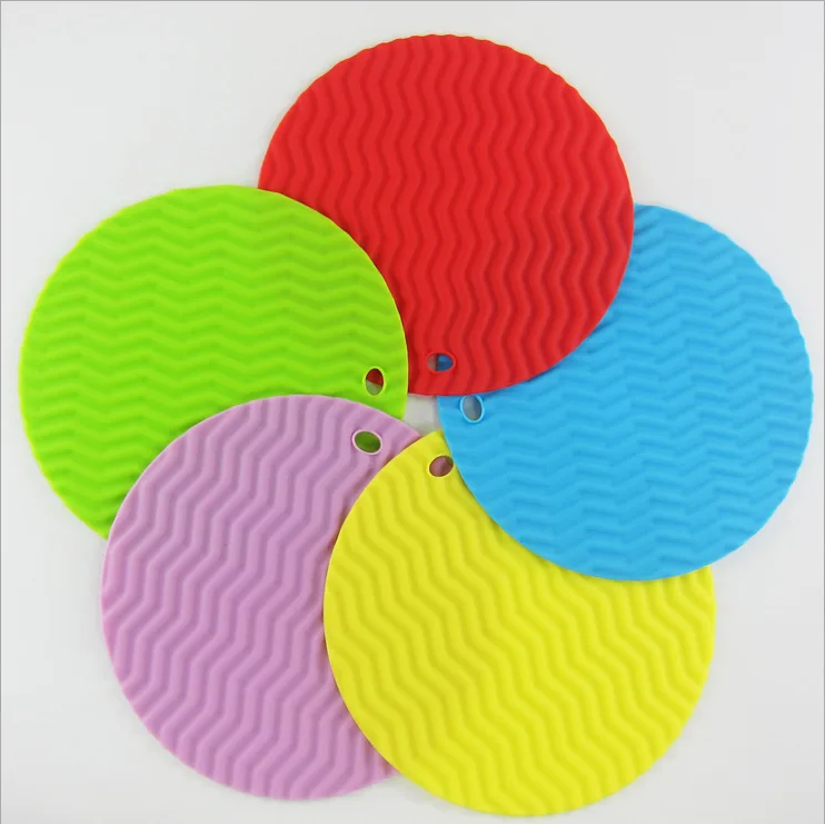 1 قطعة جولة سيليكون الطعام المفارش والوقايات الفتاتية المضادة للانزلاق الوقايات كوب القهوة السيراميك القدح كوستر حورية lb 308