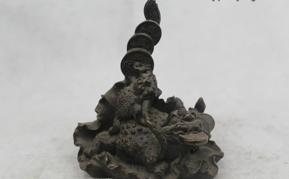

6"Chinese Folk Pure Bronze excellent Lucky Money drawing Spittor Statue
