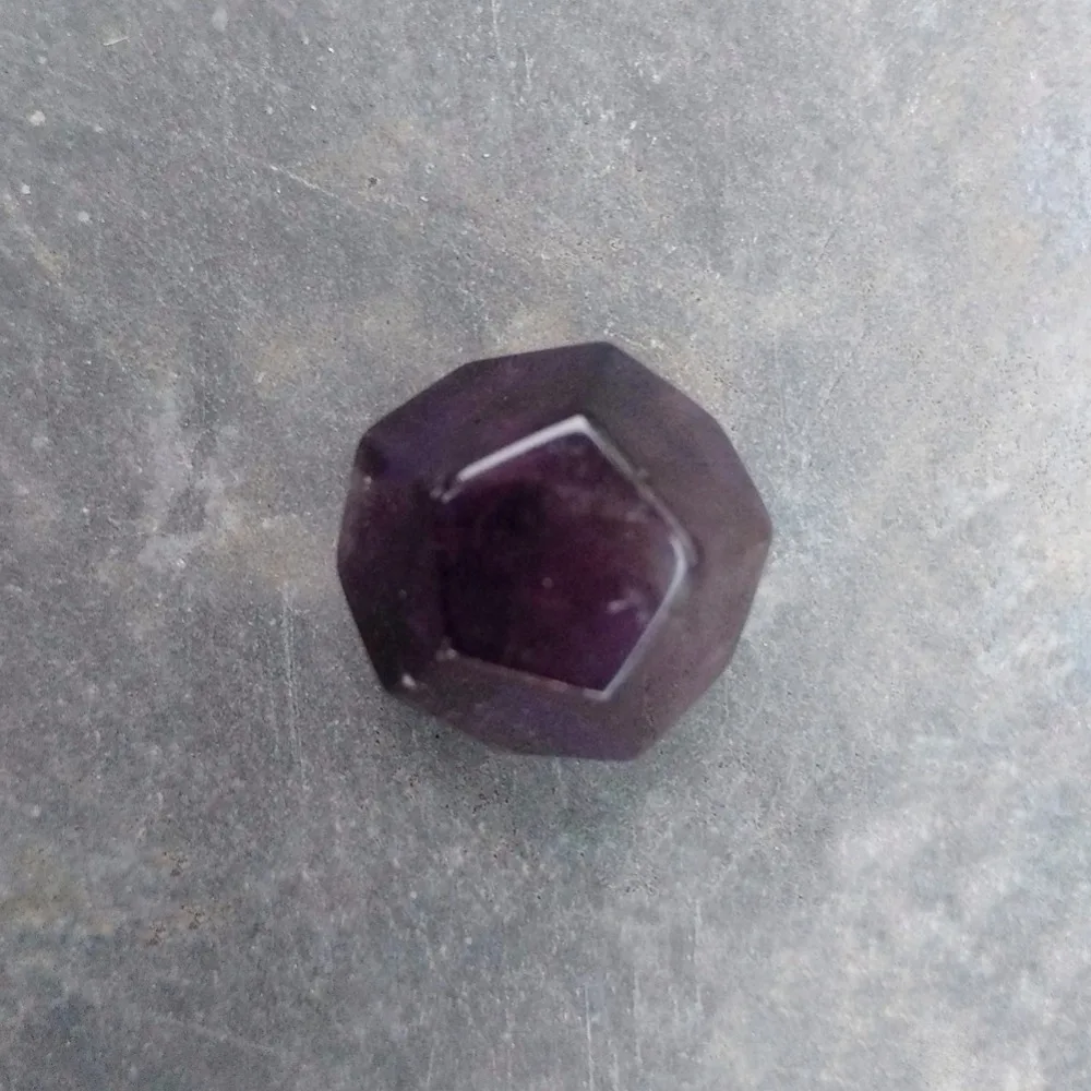 amethyst carved geometry 06