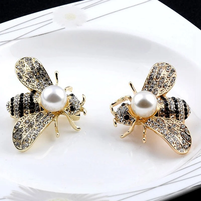

Vintage Animal Bee Pins Brooch For Women Jewelry Accessories Cute Pearl Crystal Bee Lapel Hat Shirts Collar Enamel Brooch