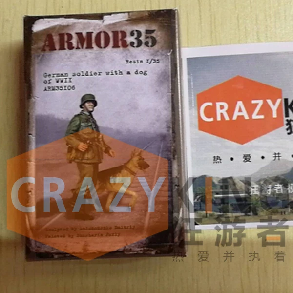 Модель солдата из смолы 1/35 немецкий солдат с собакой несобранный