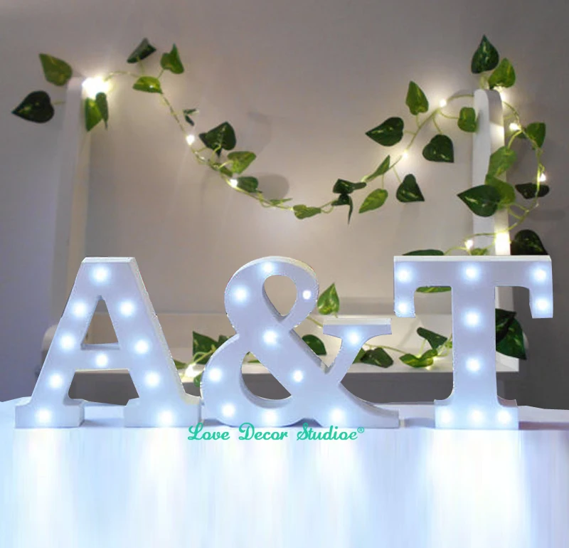 Отдельно стоящие инициалы LED белый свет до деревянные буквы свадебный шатер