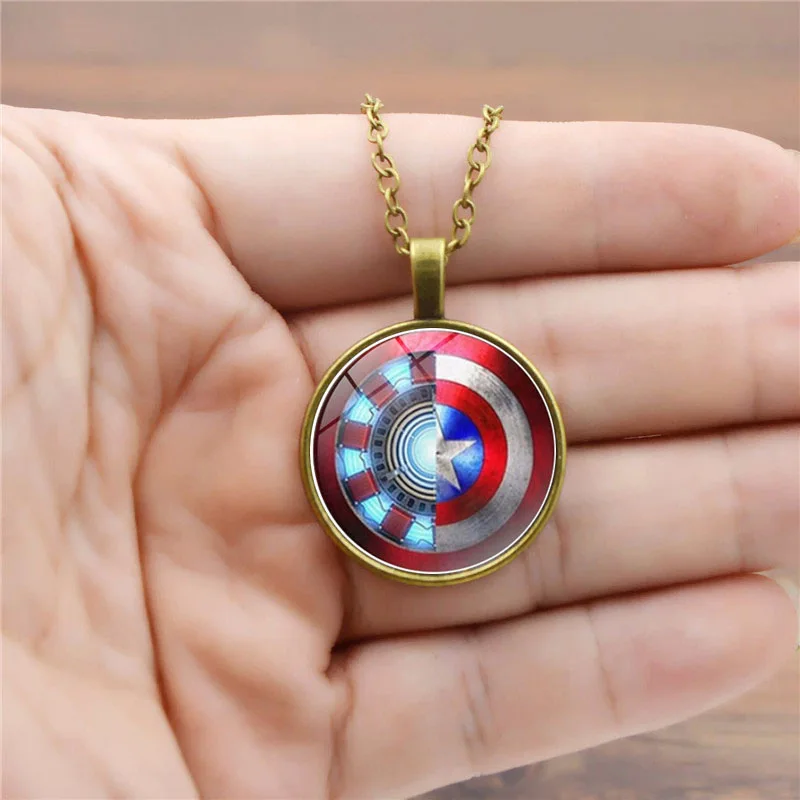 

Avengers Endgame Captain America Iron Man Tony Stark Cosplay Props Heart Time Crystal Gemstone Keychain Pendant Necklace jewelry