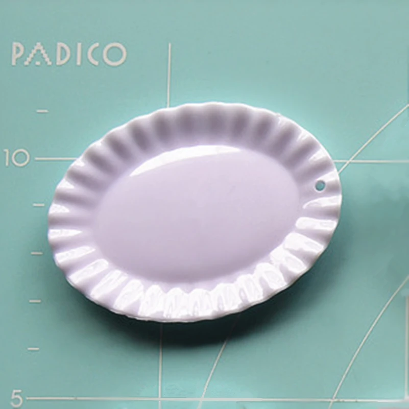 

Tanduzi 20PCS Mini Oval Shape Plate Simulation Plastic Dollhouse Miniature White Plastic Artificial Food DIY Deco Parts