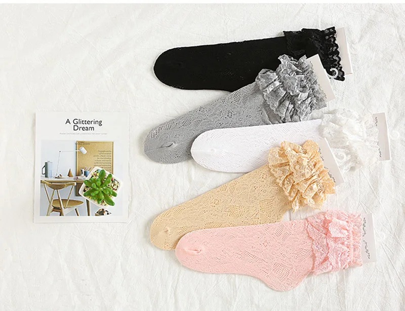 [WPLOIKJD]Transparent Female Elasticity Casual Lady Hollow Out Socks Princess Lace Silk Cute Socks Women Sweet Heap Heap Sokken