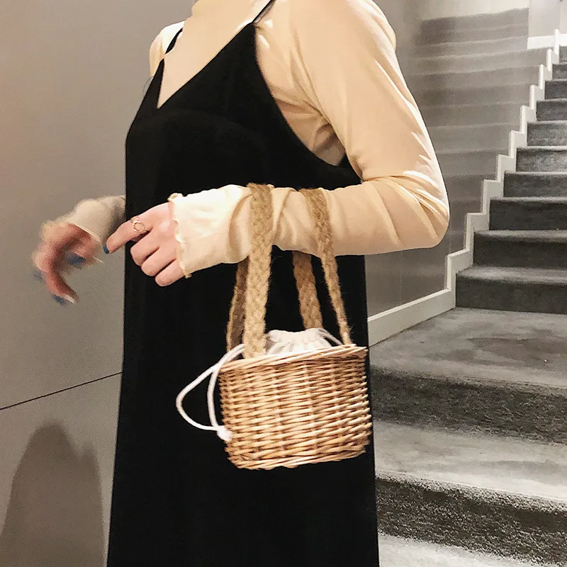 

Female Straw Beach Bag Bucket Crossbody Bags For Women 2019 Summer Wicker Designer Handbags Ladies Rattan Shoulder Messenger Bag