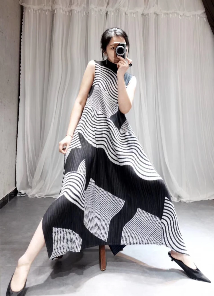 

2019 summer pleated print sleeveless semi-high collar long dress high-end temperament large size women's clothing free shipping