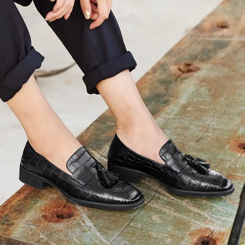 womens alligator loafers