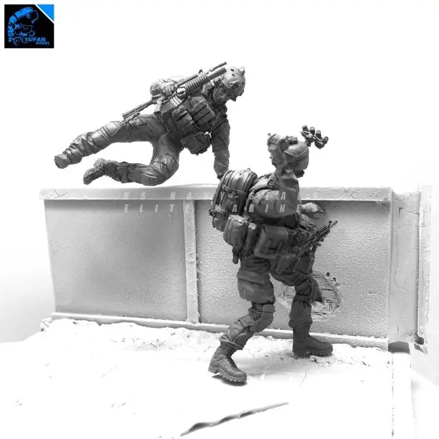 

1/35 Modern US Military Throwing Status Soldiers Resin Men BEE-14
