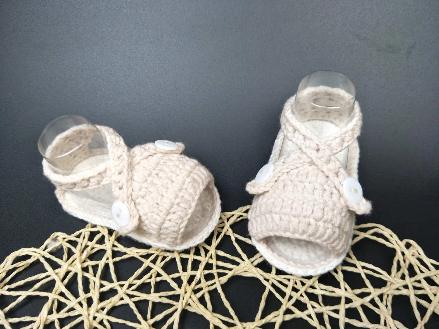 QYFLYXUEHand Knitted Baby Wool Sandals, 0-1 Year Olds, Buckles, Soft Floor Shoes, Newborn Floor Socks Summer.