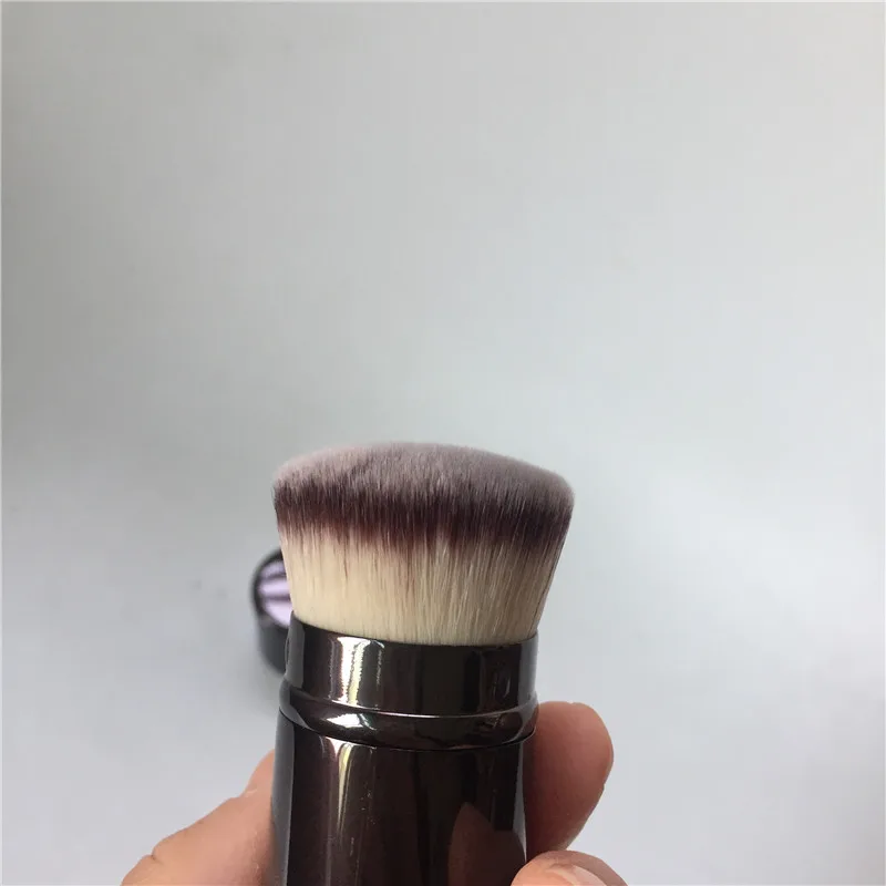 HOURGLASS Retractable Kabuki Travel Brush _ 3