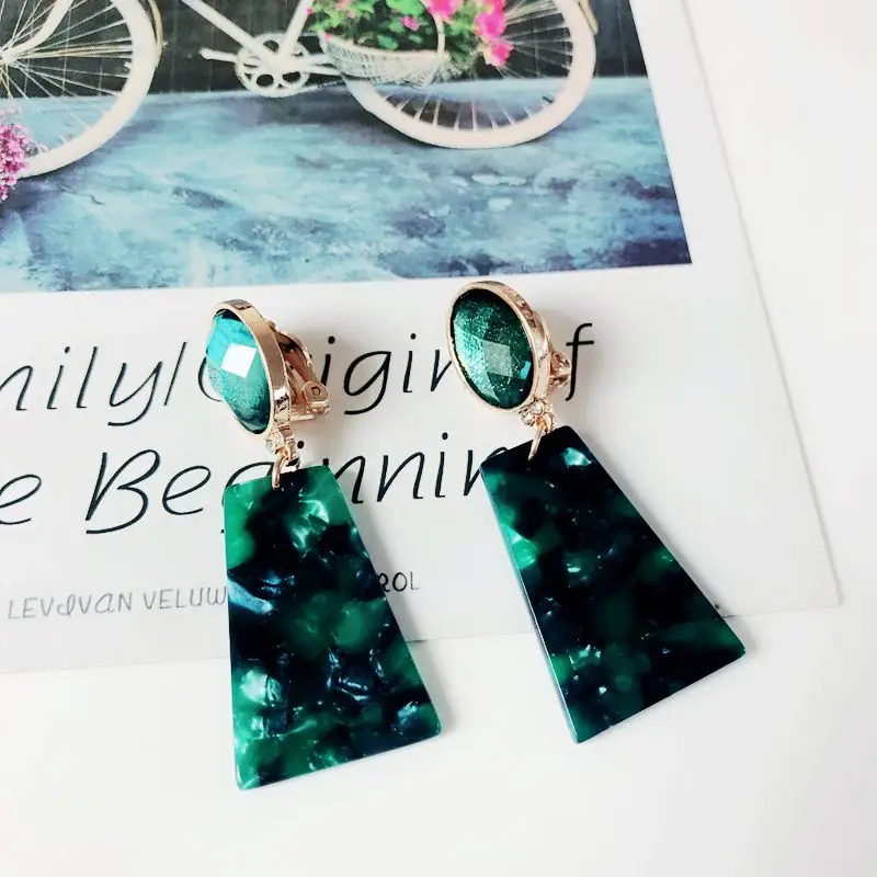 Free Shipping New Design Geometric Resin Yellow Green Lightweight Sweet Clip Earring