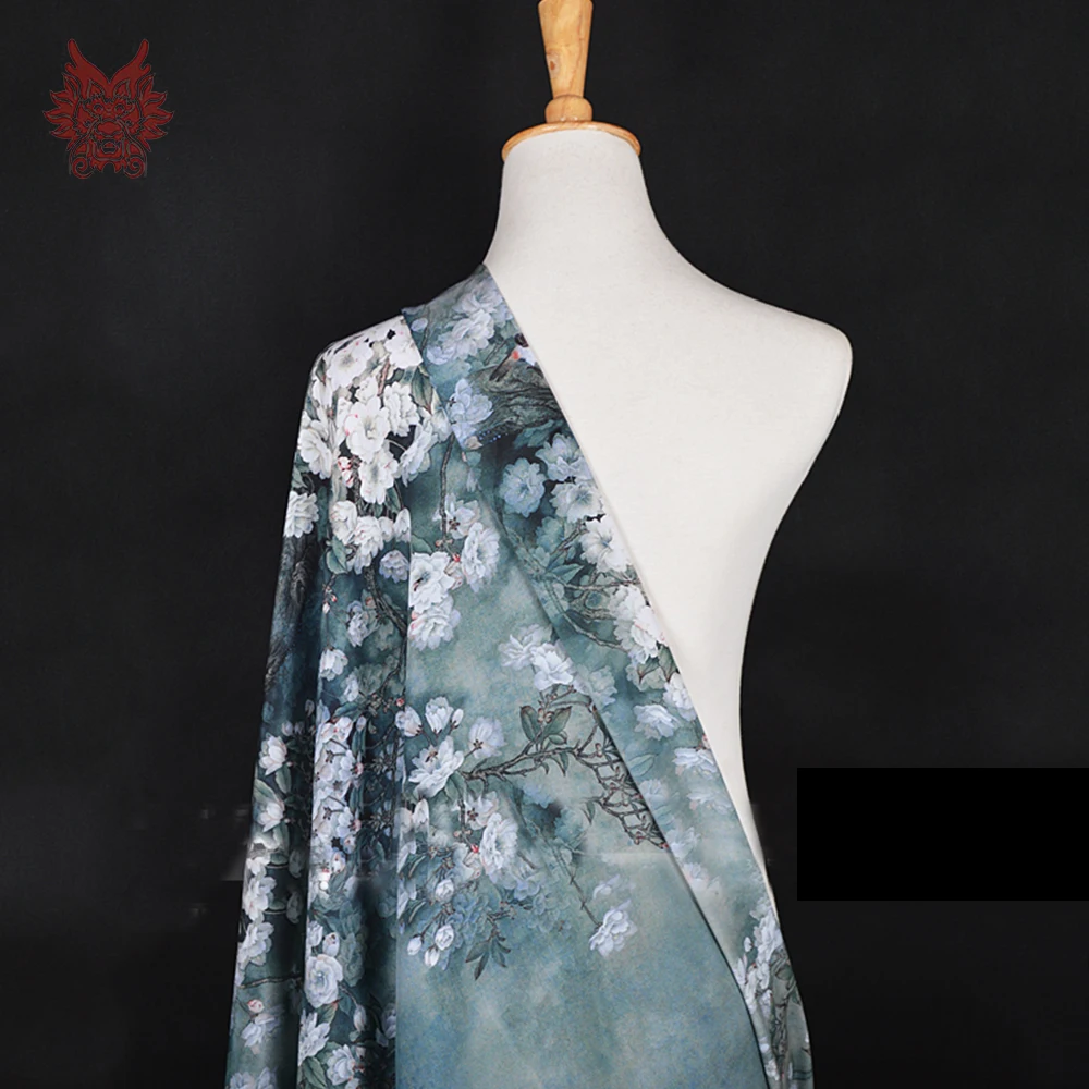 Синий белый элегантный цветочный позиционирования печати шелк крепдешин ткань для платье из натурального шелка tela tejido 12 мм SP5056