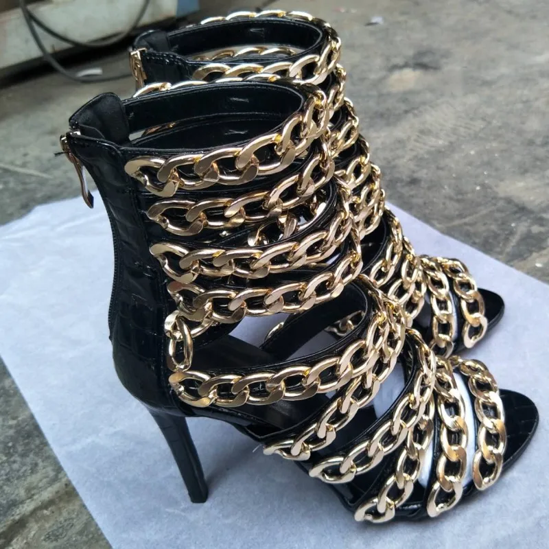 Shofoo shoes.fashion/Новинка; ; Черная змеиная кожа; украшение золотистой цепочкой; сандалии на высоком каблуке 11 см. Размер: 34-45