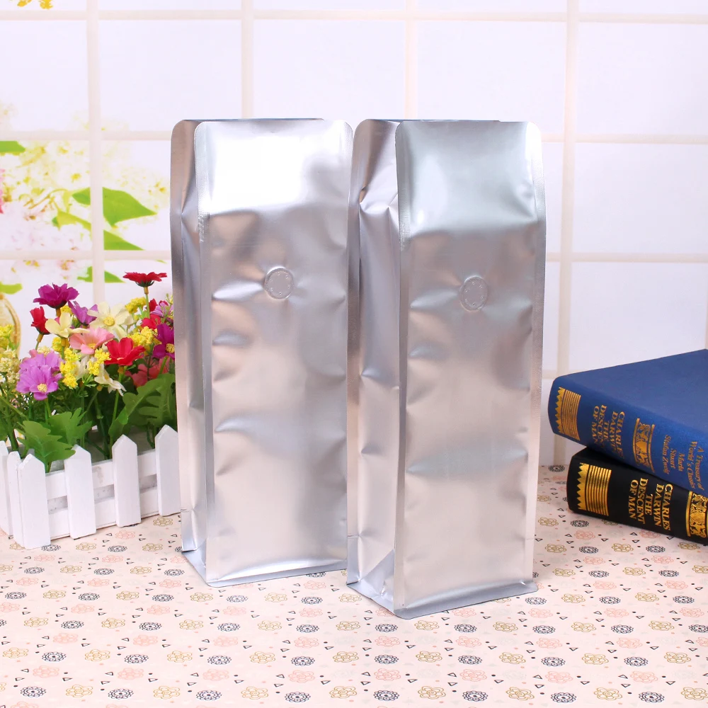 вакуумный фольгированный пакет. фольгированная упаковка. реторт пакет 90х140+30мм. трехшовный пакет для упаковки. фольгированный пакет.