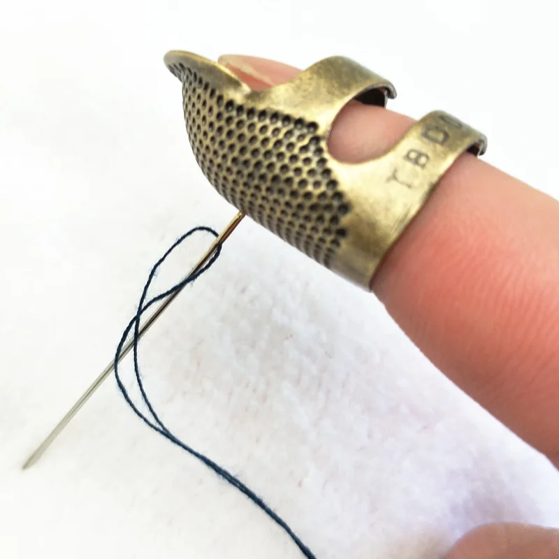 

1PCS Retro Finger Protector Antique Thimble Ring Handworking Needle Thimble Needles Craft Household DIY Sewing Accessories