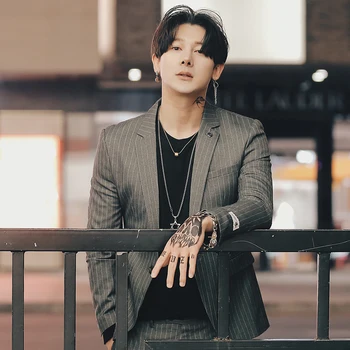 

2019 tide male autumn spirit guy striped suit men suit Korean version of Slim married a button suit suit trend