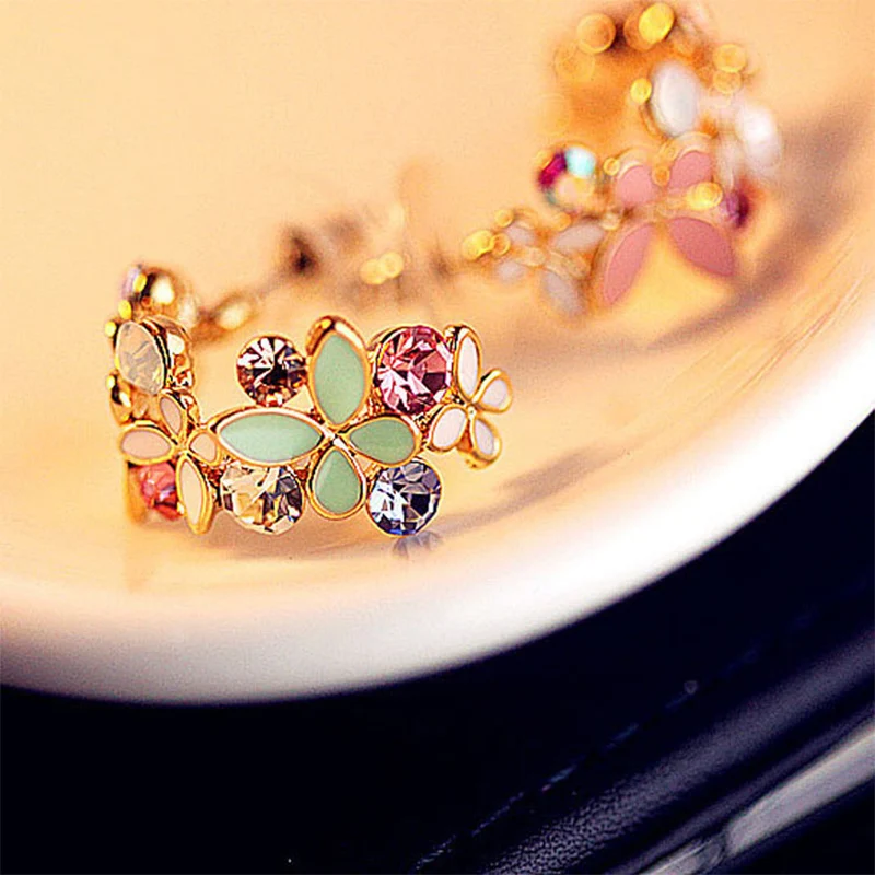 

2019 New Hot Sale Fashion Half Circle of Butterfly Crystal Petal Earring Flower Statement Stud Earring for Women Wedding Jewelry