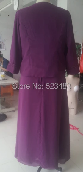 Free image grandmother in a purple dress Free image grandmother in a purple dress