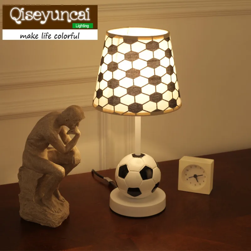 

Qiseyuncai 2018 New football, children's room, desk lamp, cartoon personality decoration, boy's room, bedroom, bedside lamp.