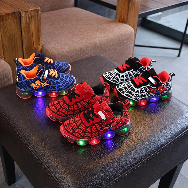 

Applicable children's sports shoes knit mesh breathable soft bottom non-slip shoes flashing lights running children's shoes
