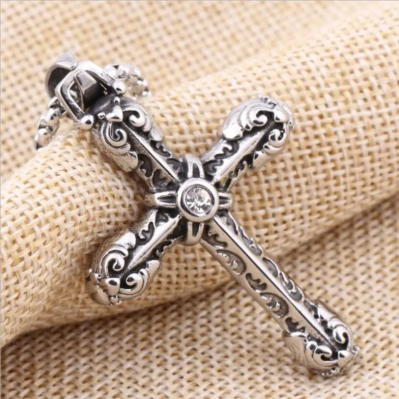 

2019 fashion men's stainless steel necklace personality punk gothic cross pendant men and women short necklace