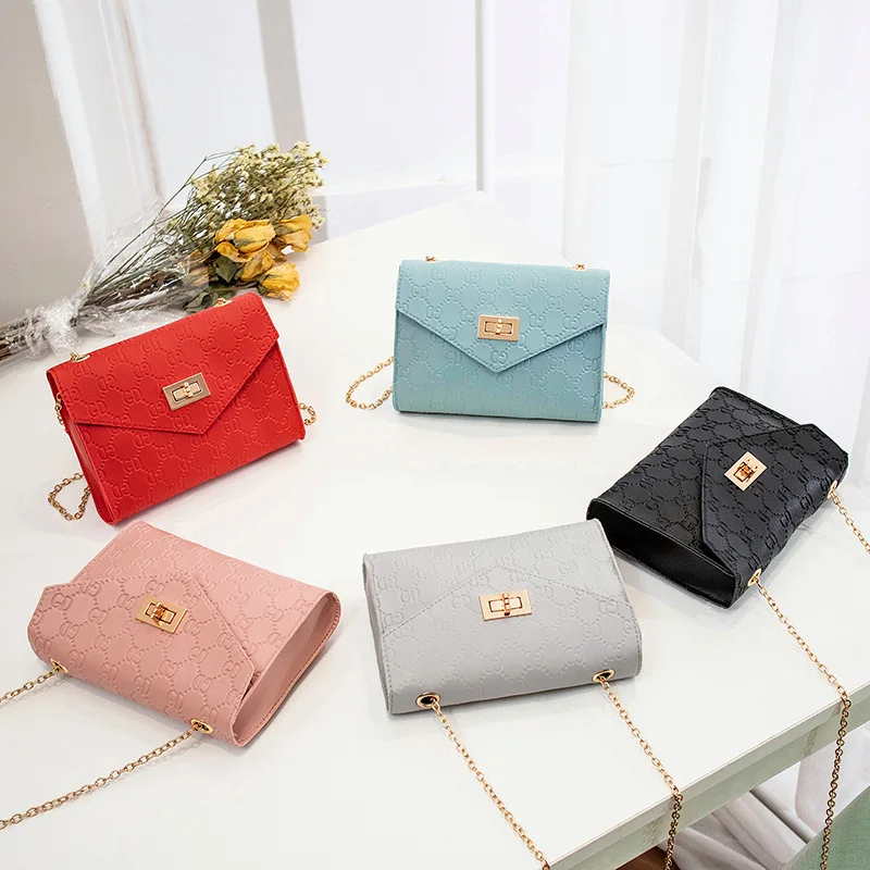 

2019 Embossing Letter Small Square Crossbody Bags Lock Catch Chain Shoulder Messenger Bag Woman Mini- Mobile Phone Bag purse