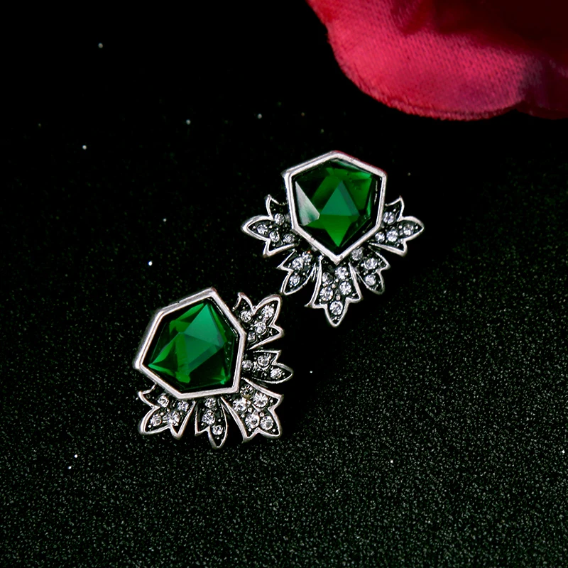 

Bulk Price Fashion Women Noble Green Green Stud Earrings Antique Silver Color Crystal Leaf Earrings Vintage Retro Luxury Jewelry