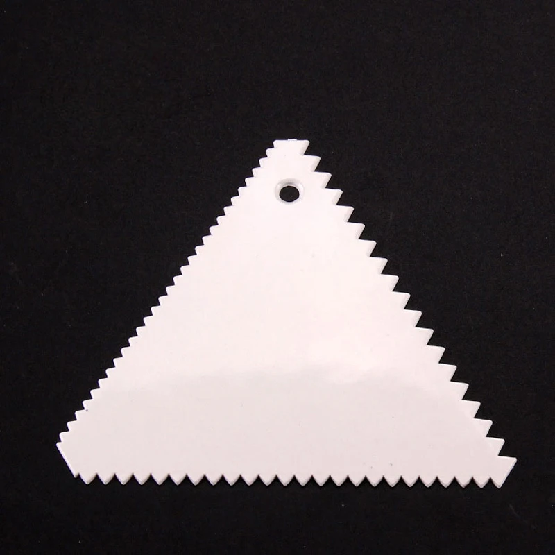 

1pcs 10*10cm Triangle Sawtooth Shape Plastic Scraper Cake Spatula DIY Fondant Baking Tools