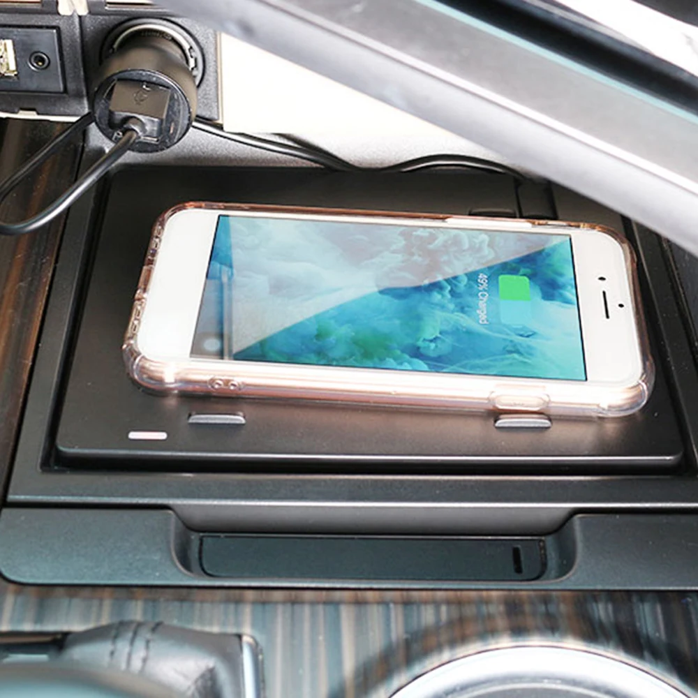

Car Central Control On-board QI Wireless Phone Charger Mobile Phone Wireless Charging Pad Panel Fit for Toyota Camry 2018-2019