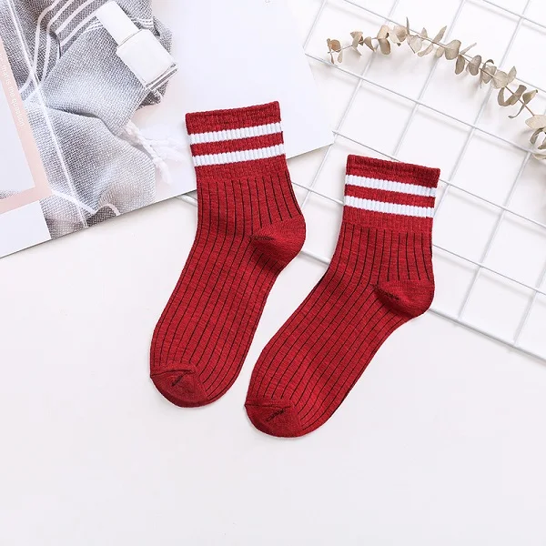 Осень-зима, новые женские хлопковые носки для девочек, студенческие милые забавные полосатые короткие носки, спортивные теплые носки, 5 пар/партия - Цвет: Red Socks