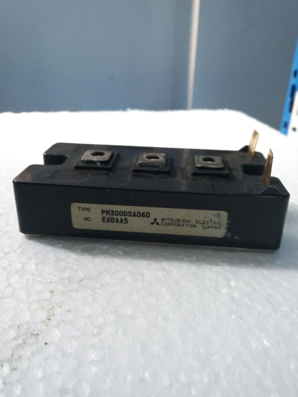 

Freeshipping PM300DSA060 IGBT power module