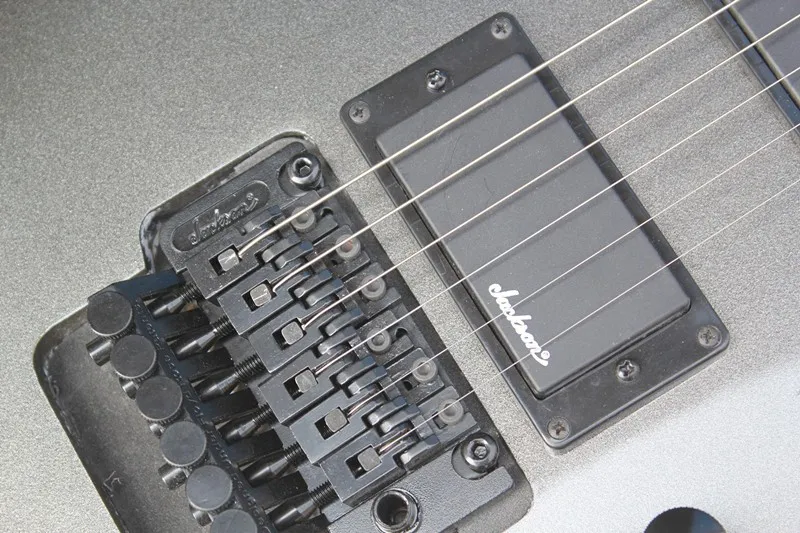 Фабрика на заказ металл серый корпус электрогитара с Floyd Rose, 2 звукоснимателя, белый корпус Лада инкрустация, черная фурнитура, предложение по индивидуальному заказу