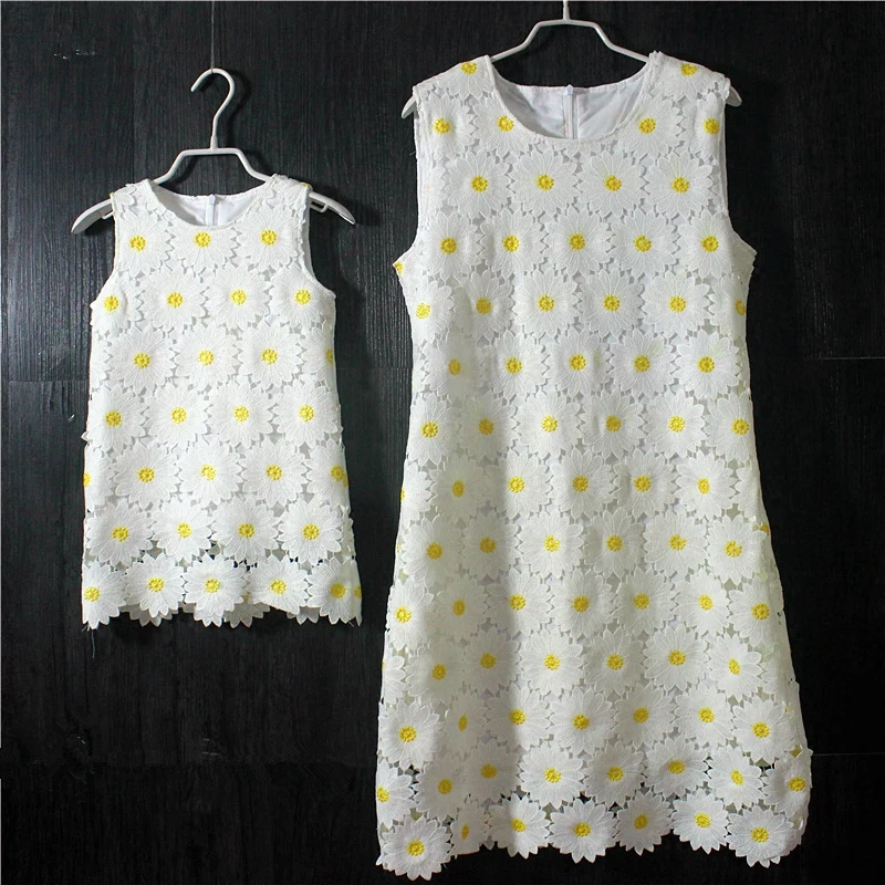 

Brand Summer Sunflower lace plus large size mom girl princess one-piece mother and daughter skirts kids girls sleeveless dresses