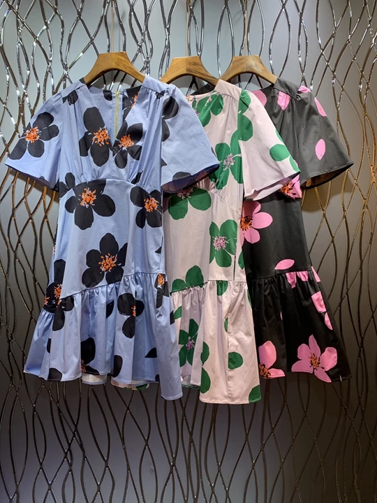 

Summer 2019 New V-neck Flower Patterns Coloured Short-sleeved Dress 606