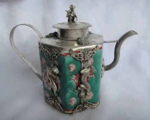 

Exquisite Chinese handwork inlaid with Tibetan Silver lizard butterfly cyan flower porcelain teapot